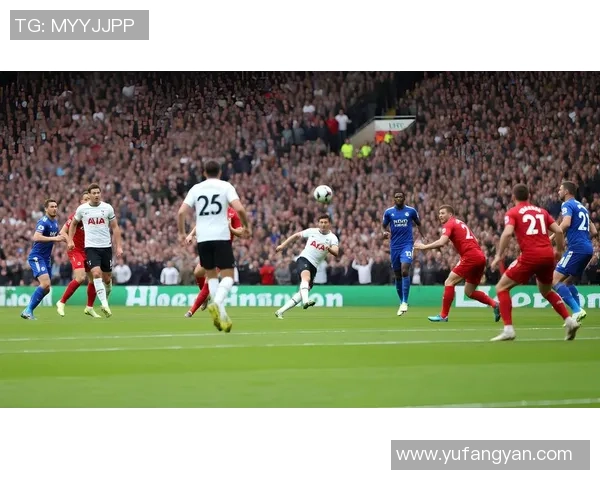 长发扎辫的足球明星们如何在绿茵场上展现个人风格与竞技魅力